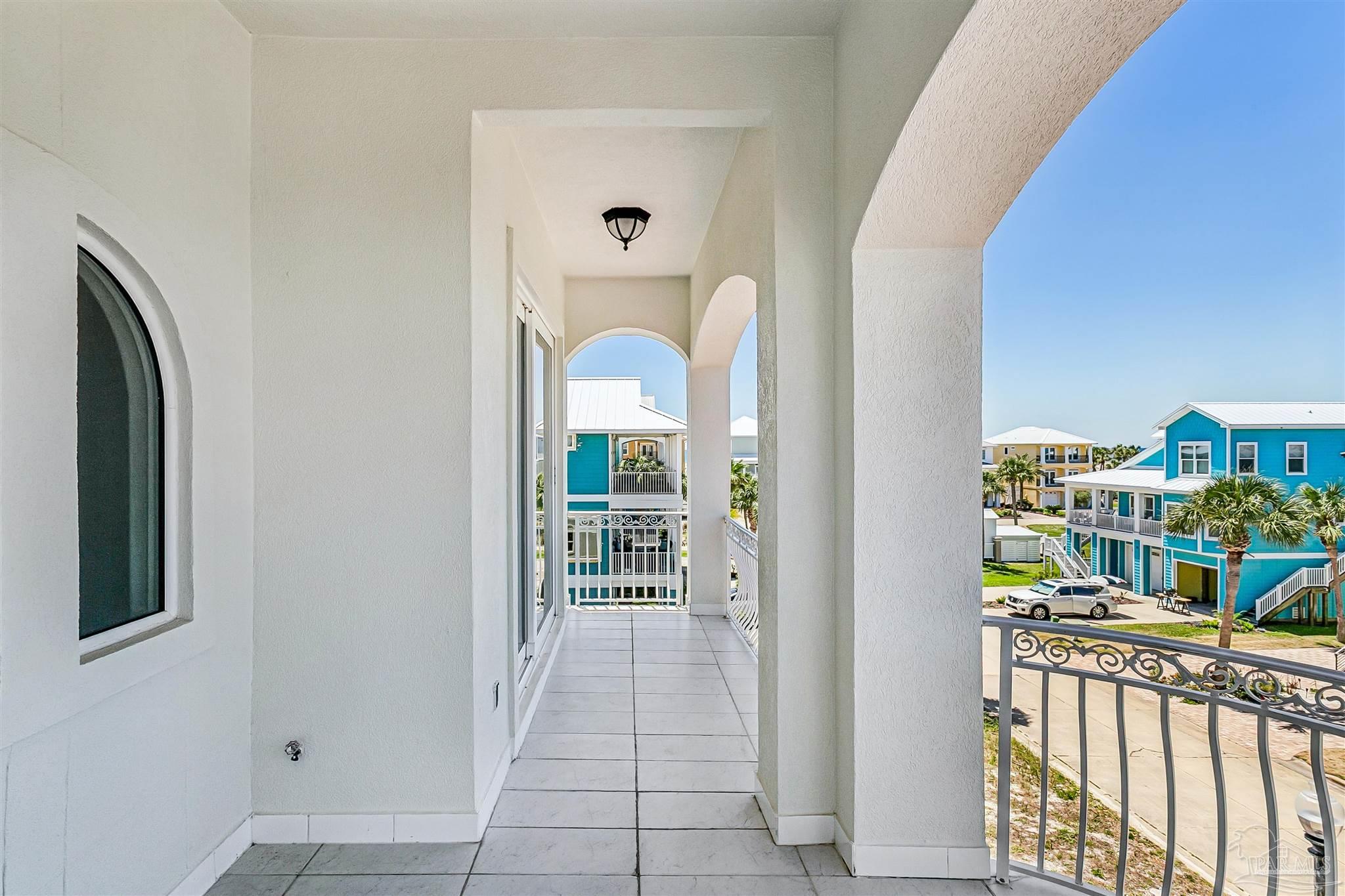 21 E Galvez Ct
