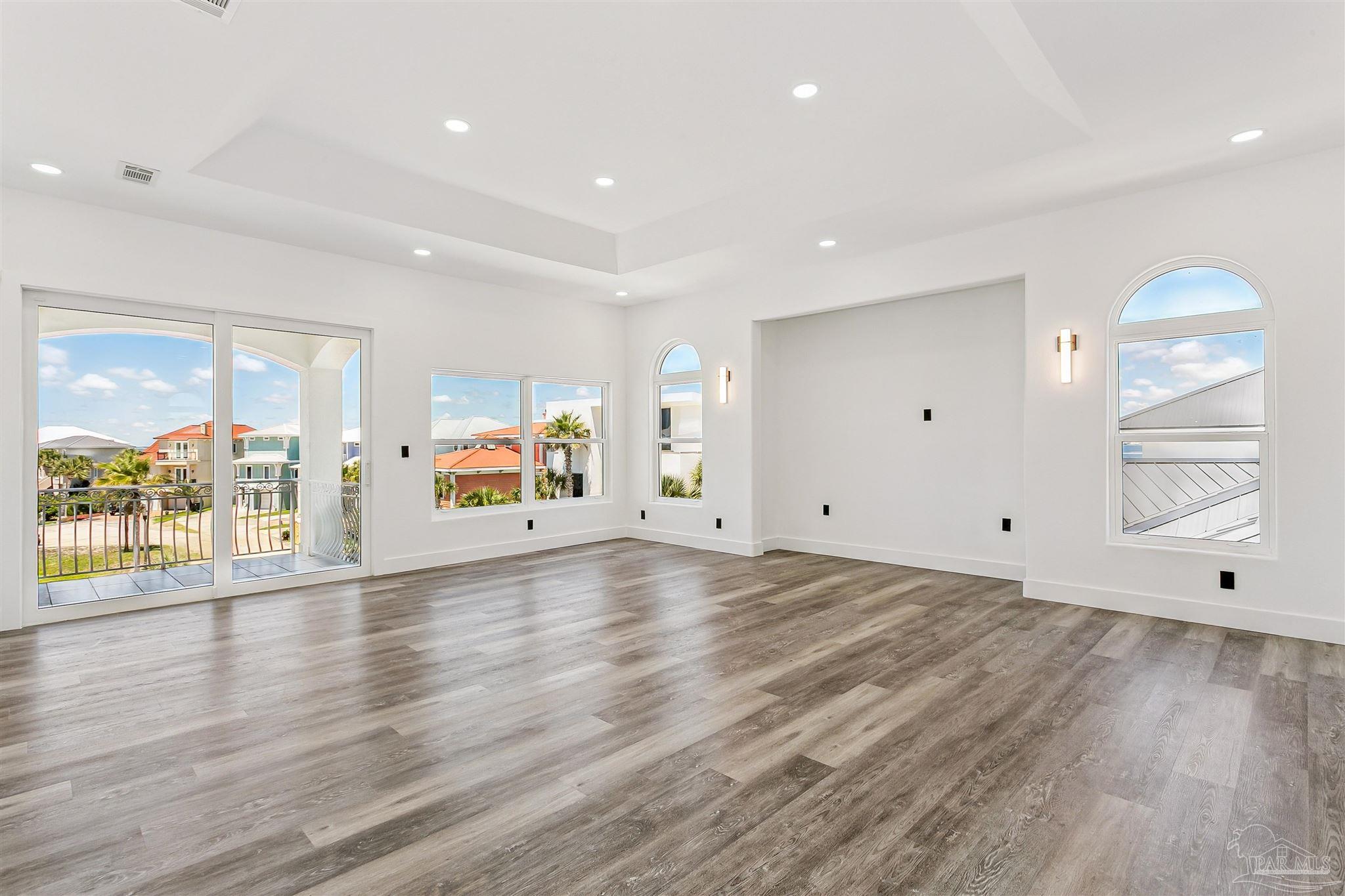 21 E Galvez Ct
