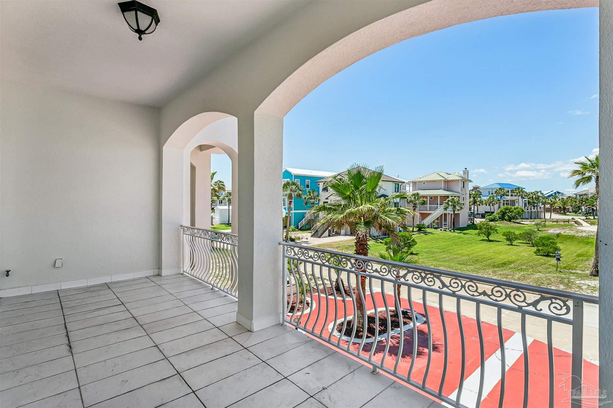 21 E Galvez Ct