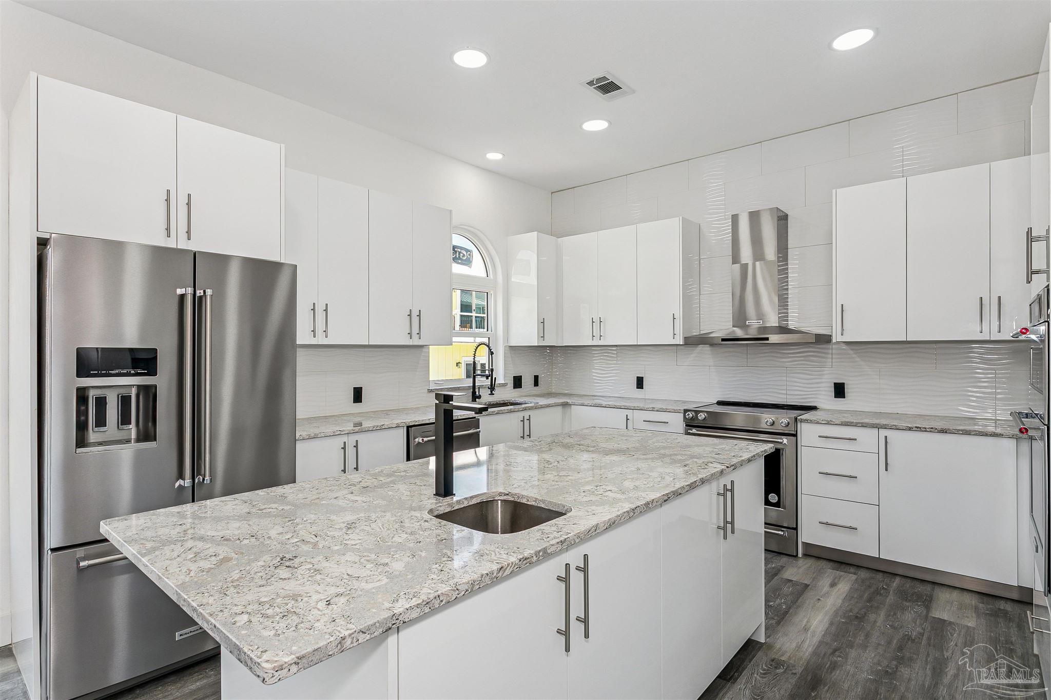 21 E Galvez Ct
