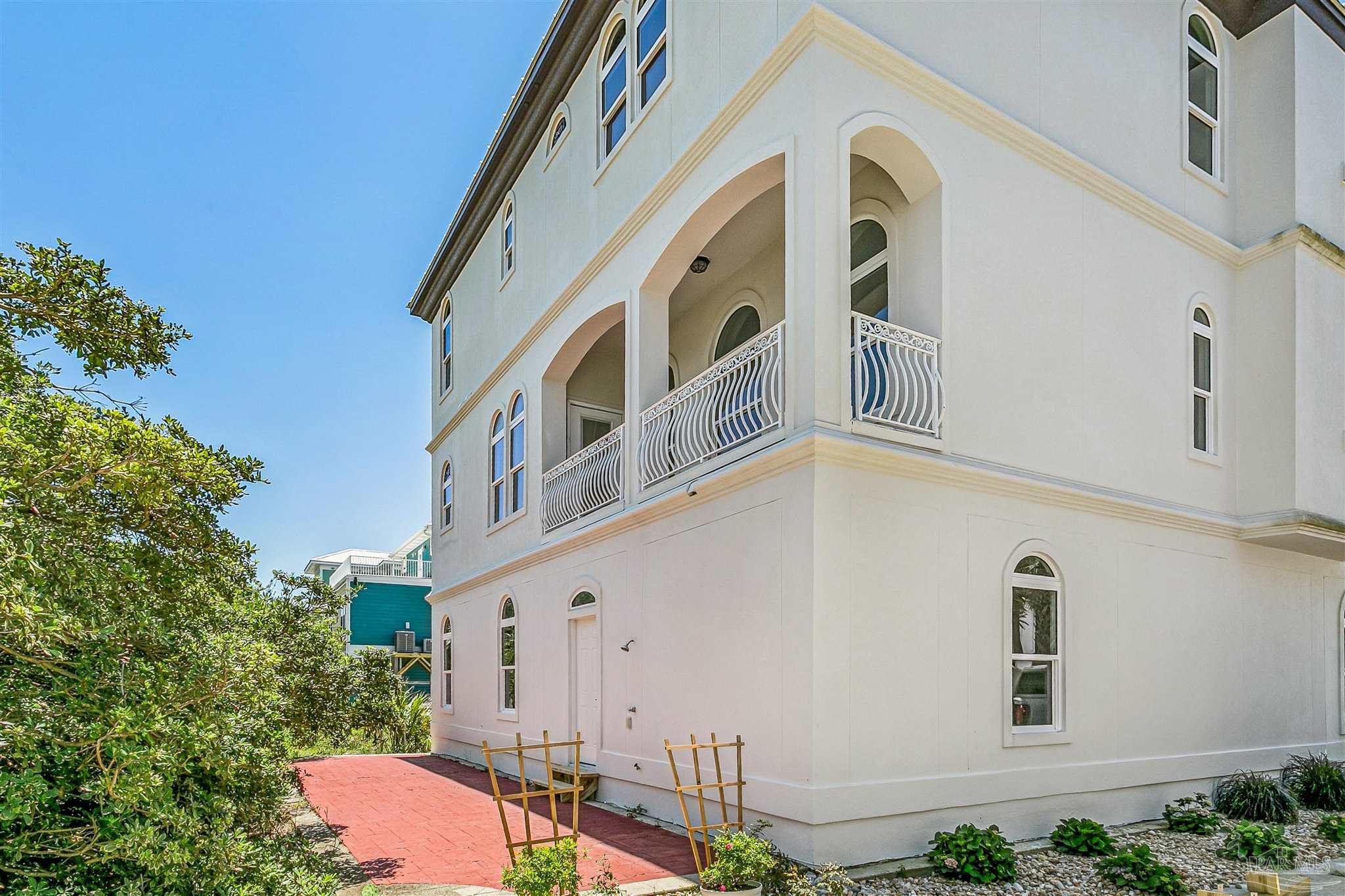 21 E Galvez Ct