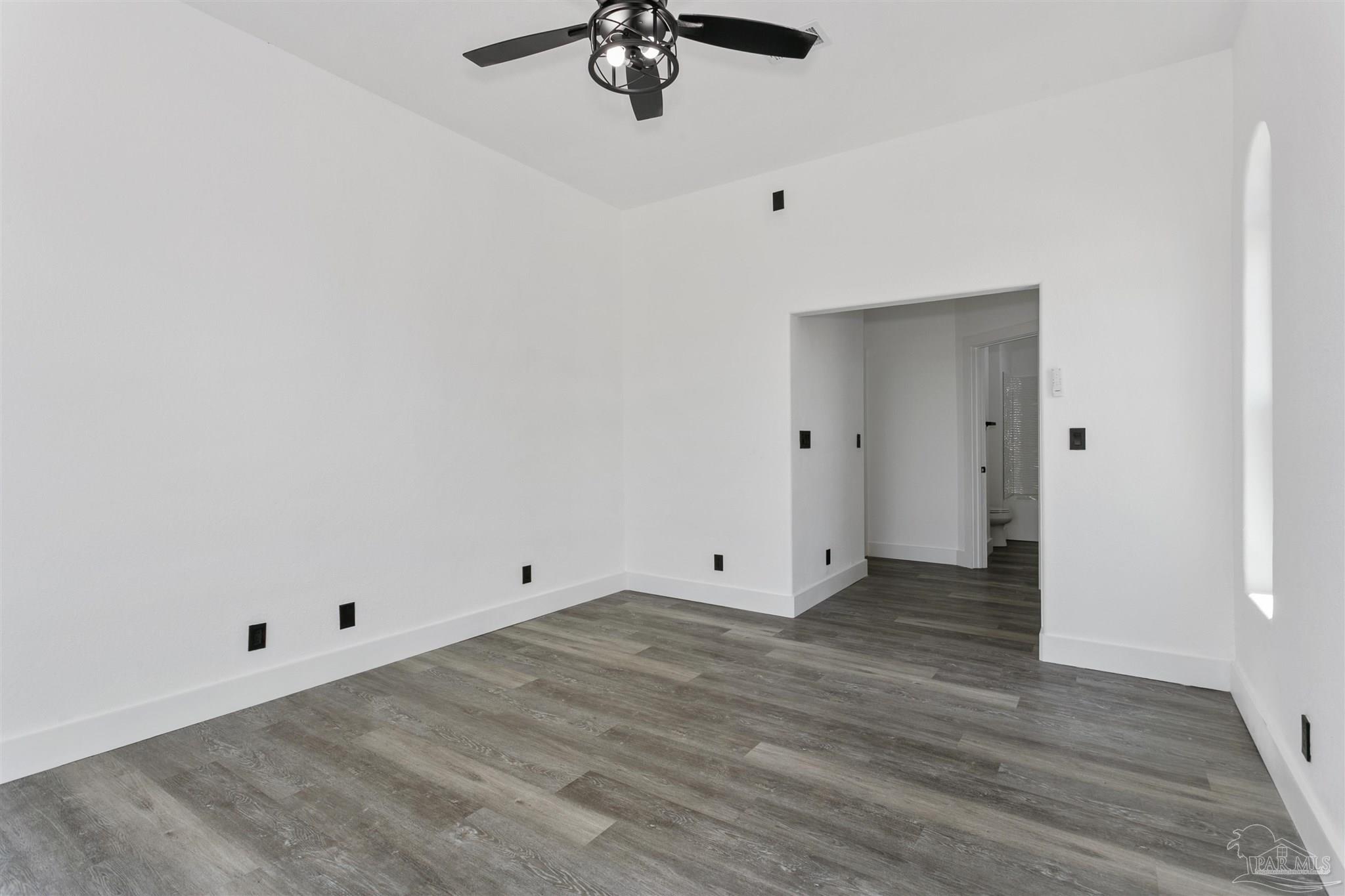21 E Galvez Ct