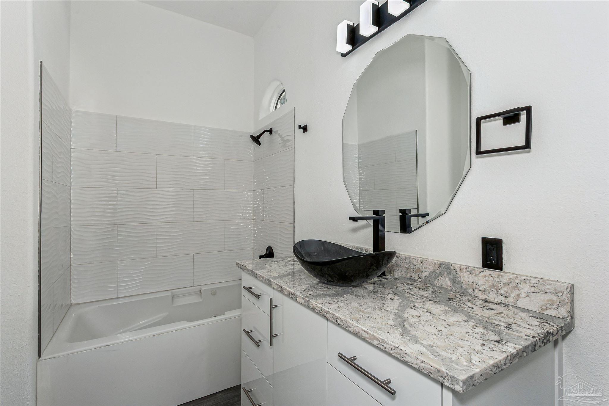 21 E Galvez Ct