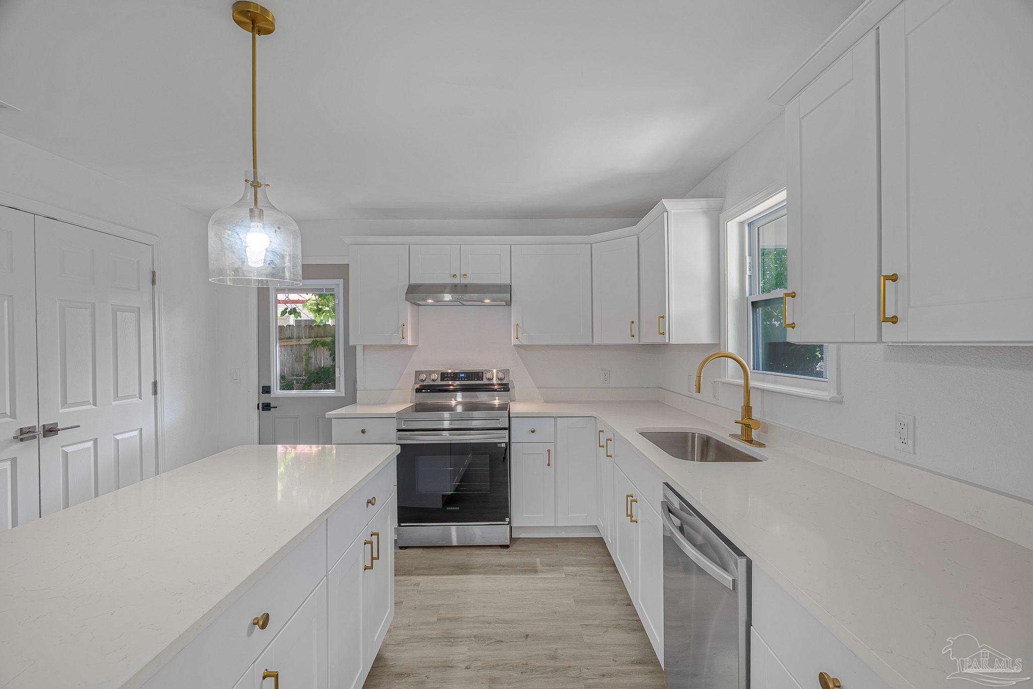 1802 W Godfrey St