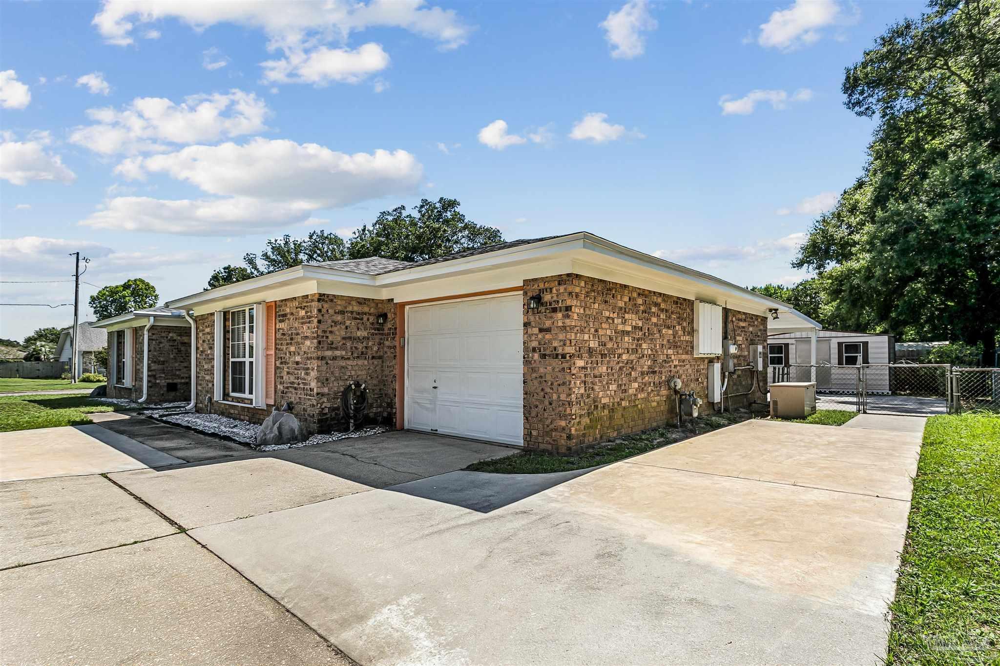 7905 Charter Oaks Dr