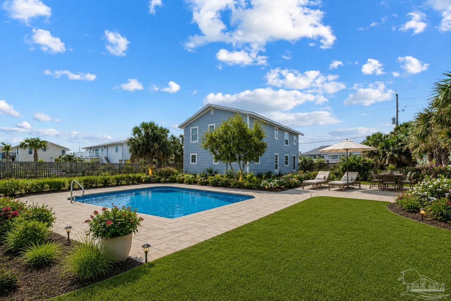 1005 Via Deluna Dr