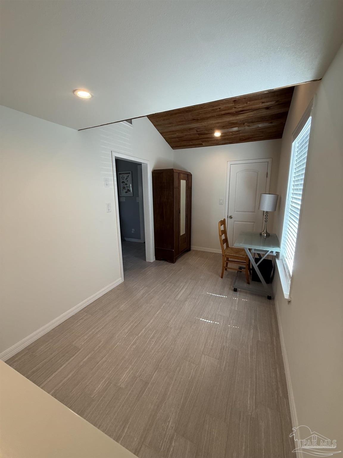 1005 Via Deluna Dr