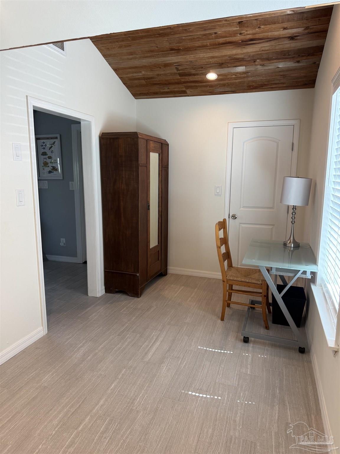 1005 Via Deluna Dr