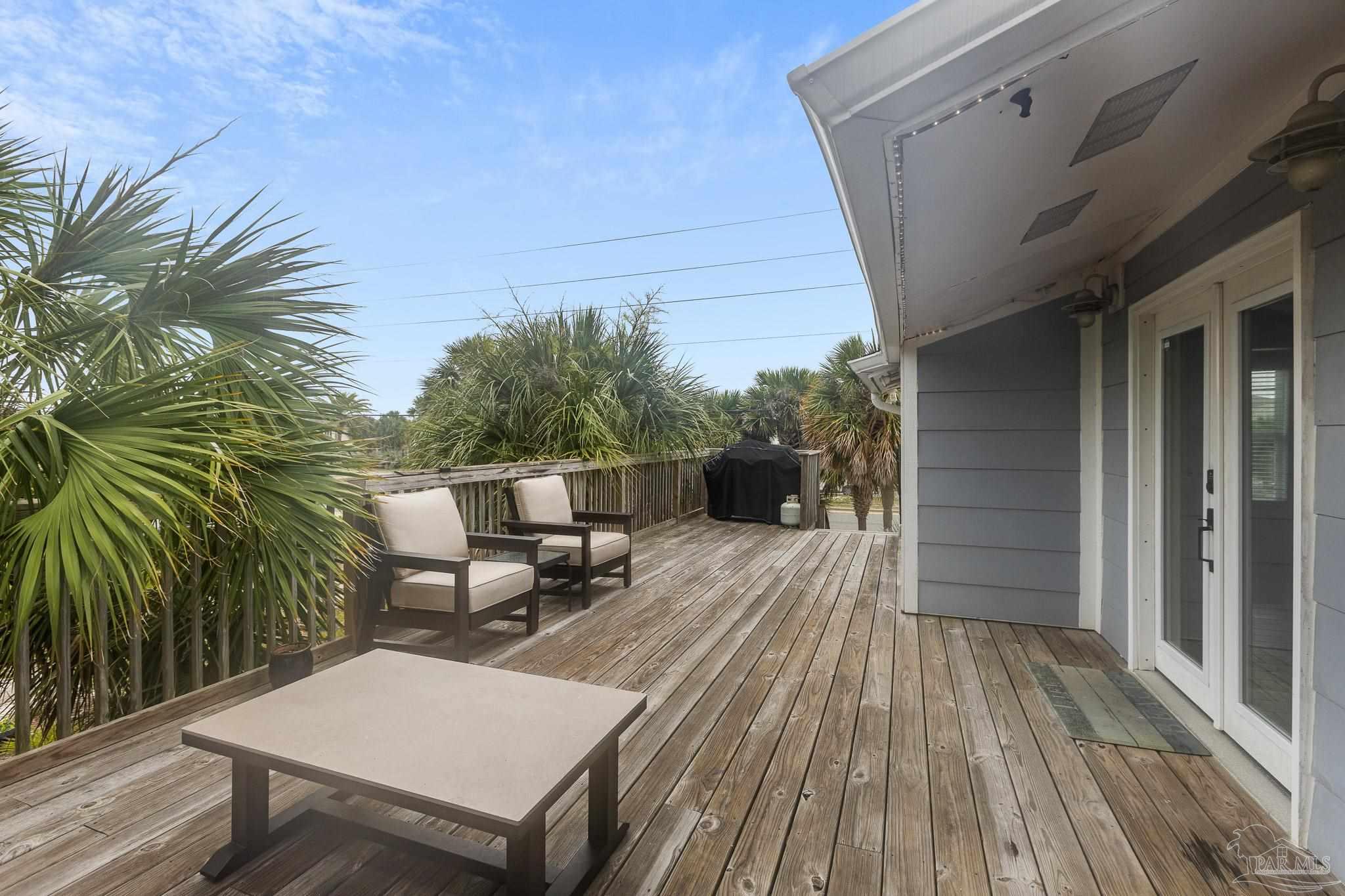 1005 Via Deluna Dr