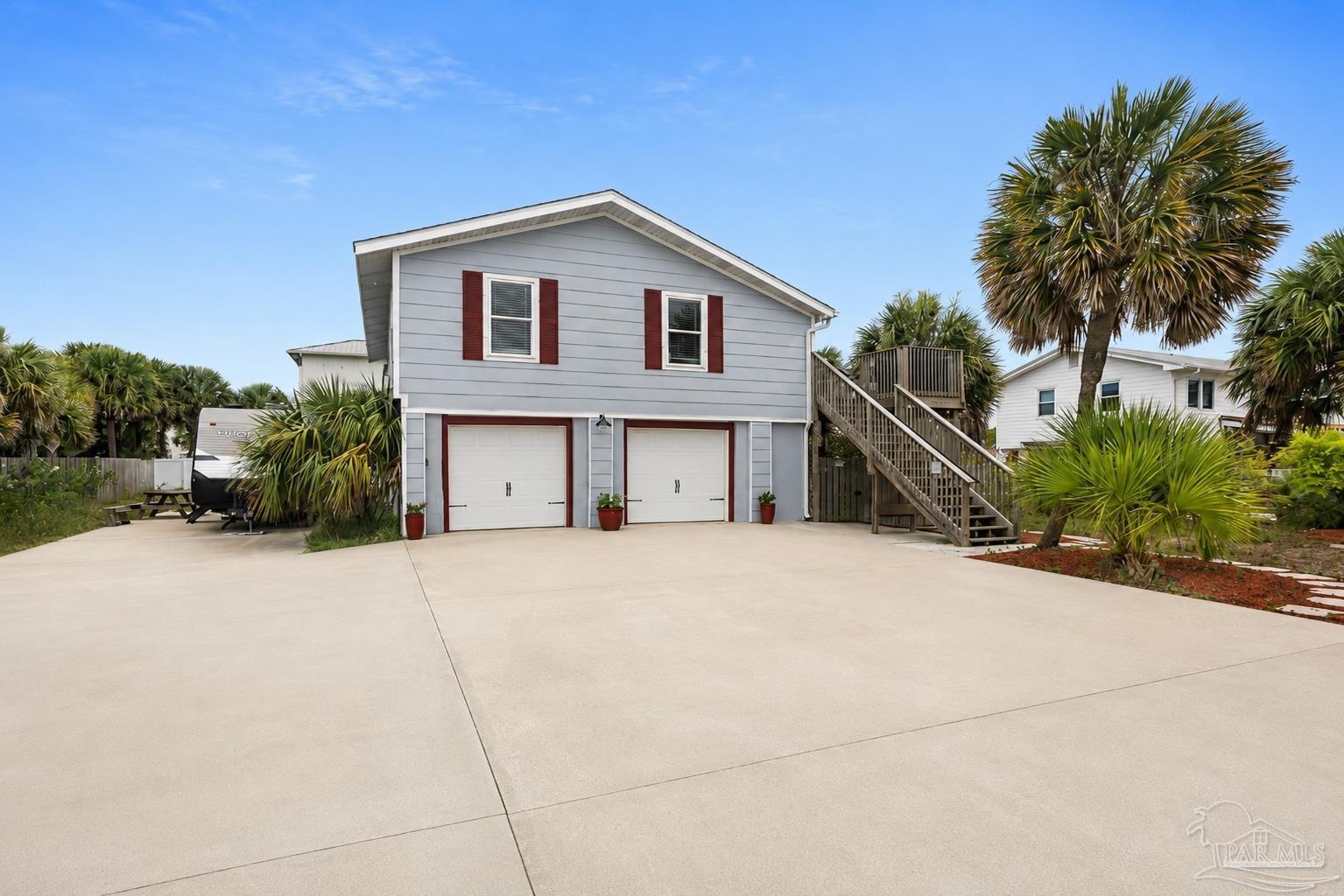 1005 Via Deluna Dr