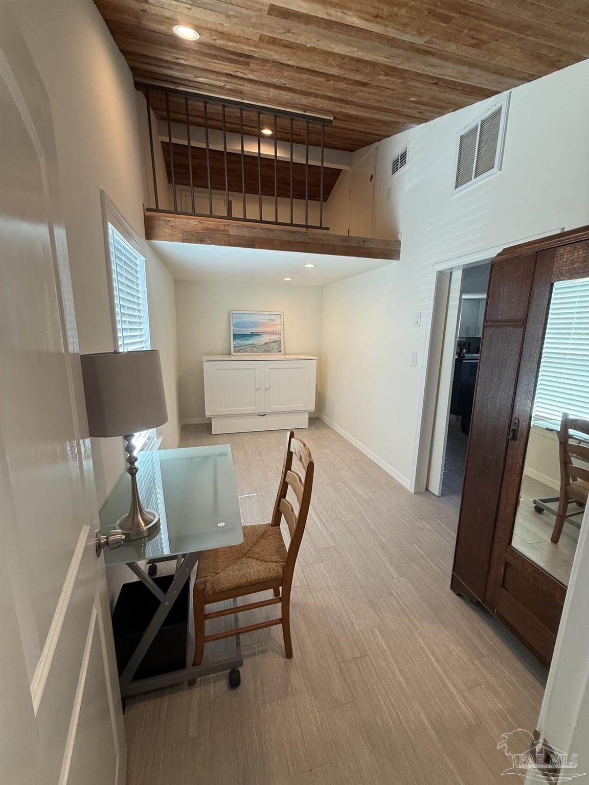 1005 Via Deluna Dr