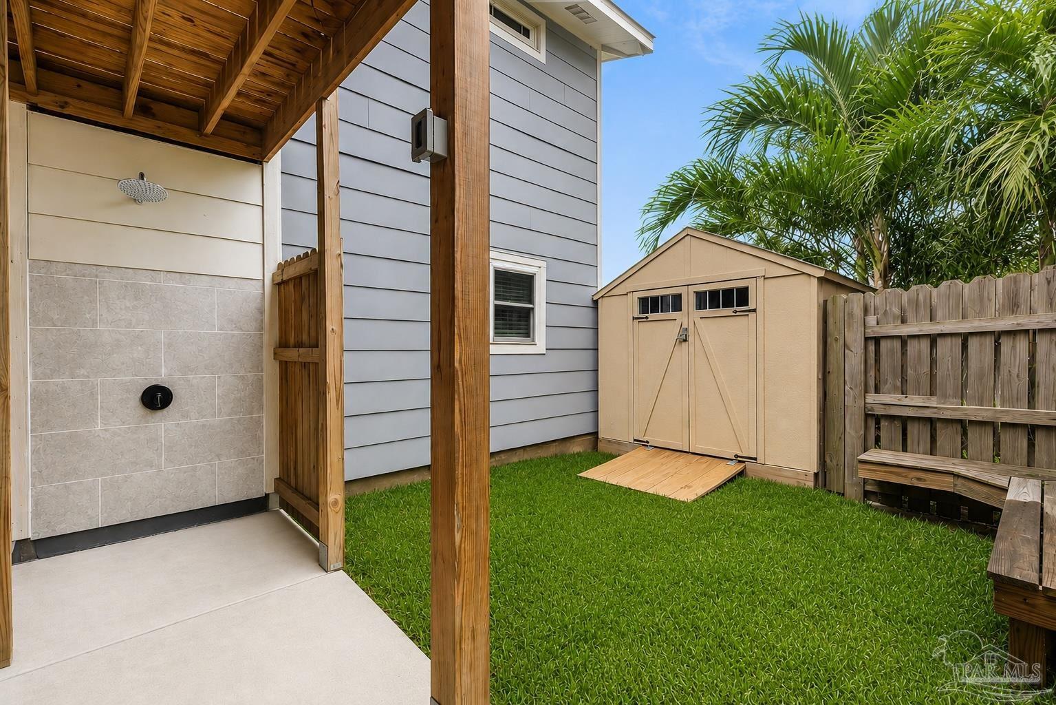 1005 Via Deluna Dr