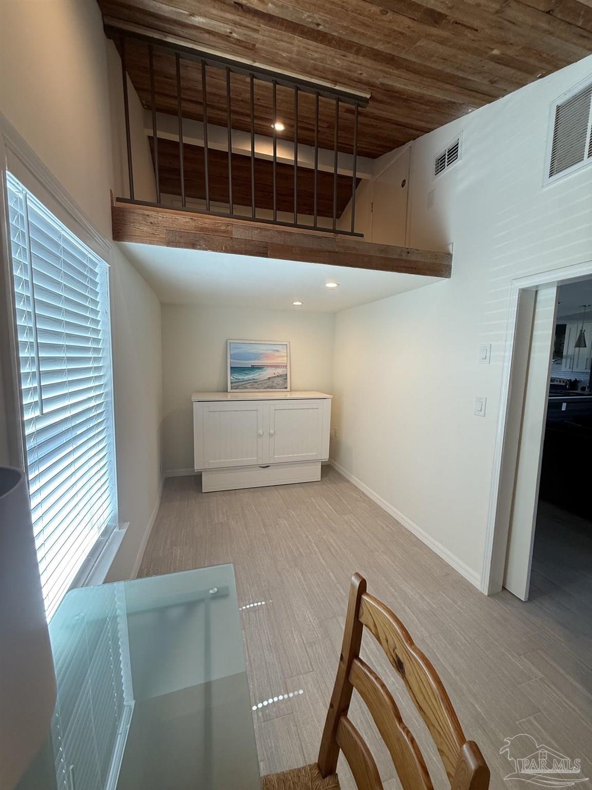 1005 Via Deluna Dr