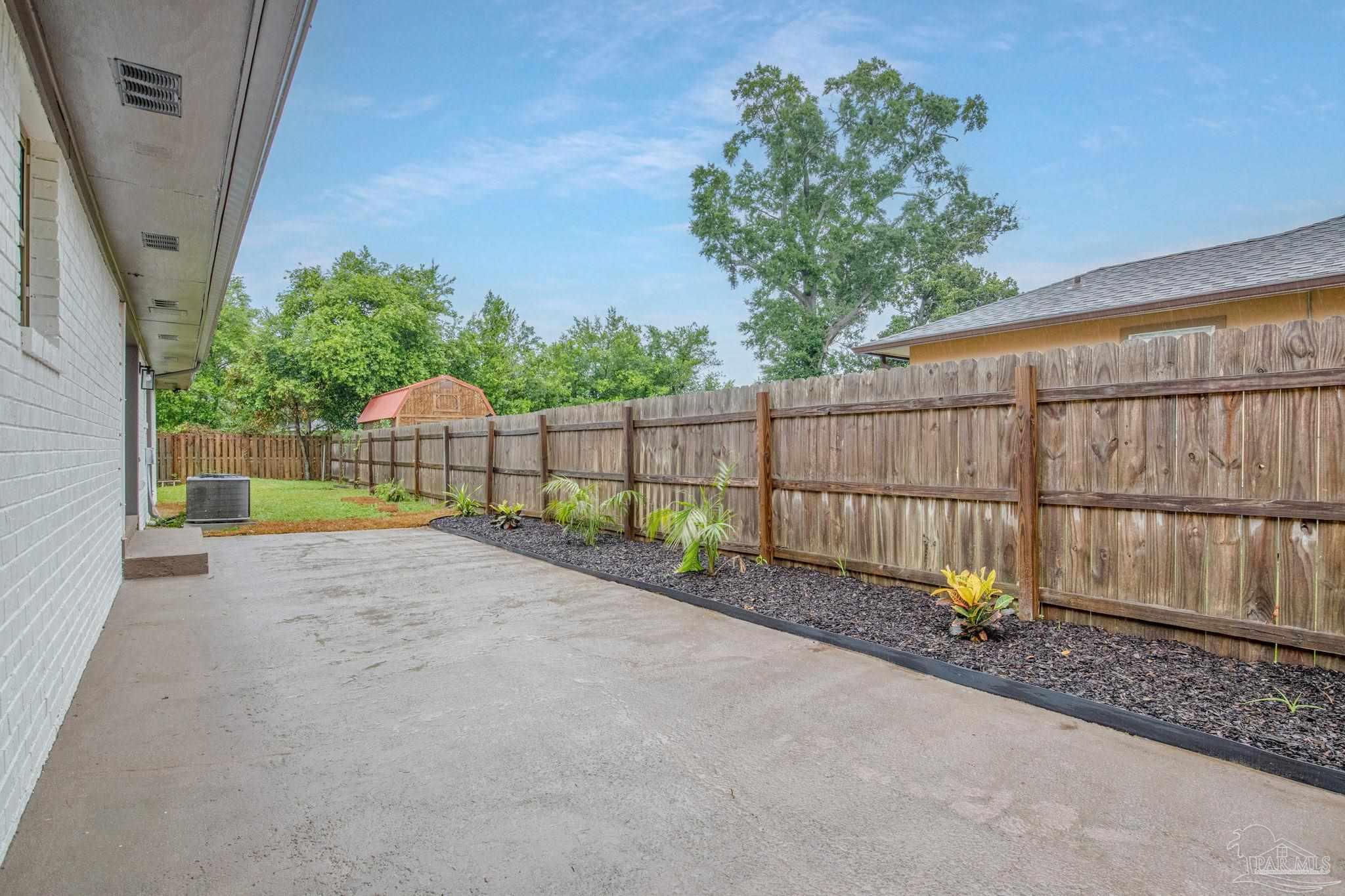 2800 N 18th Ave