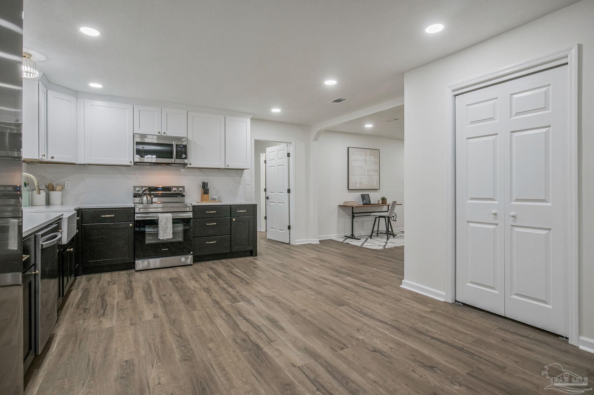 2800 N 18th Ave