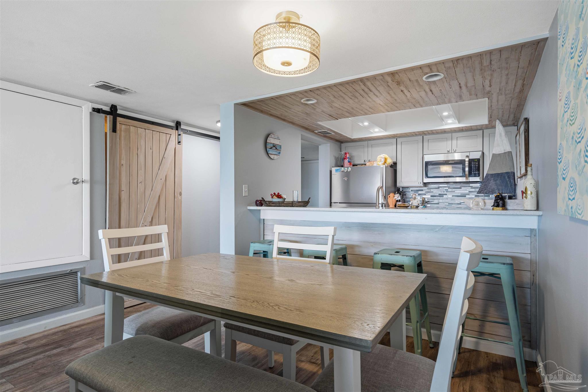 900 Ft Pickens Rd # 514