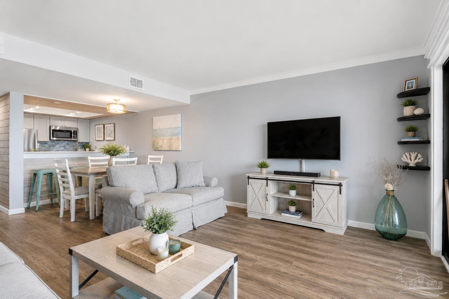 900 Ft Pickens Rd # 514