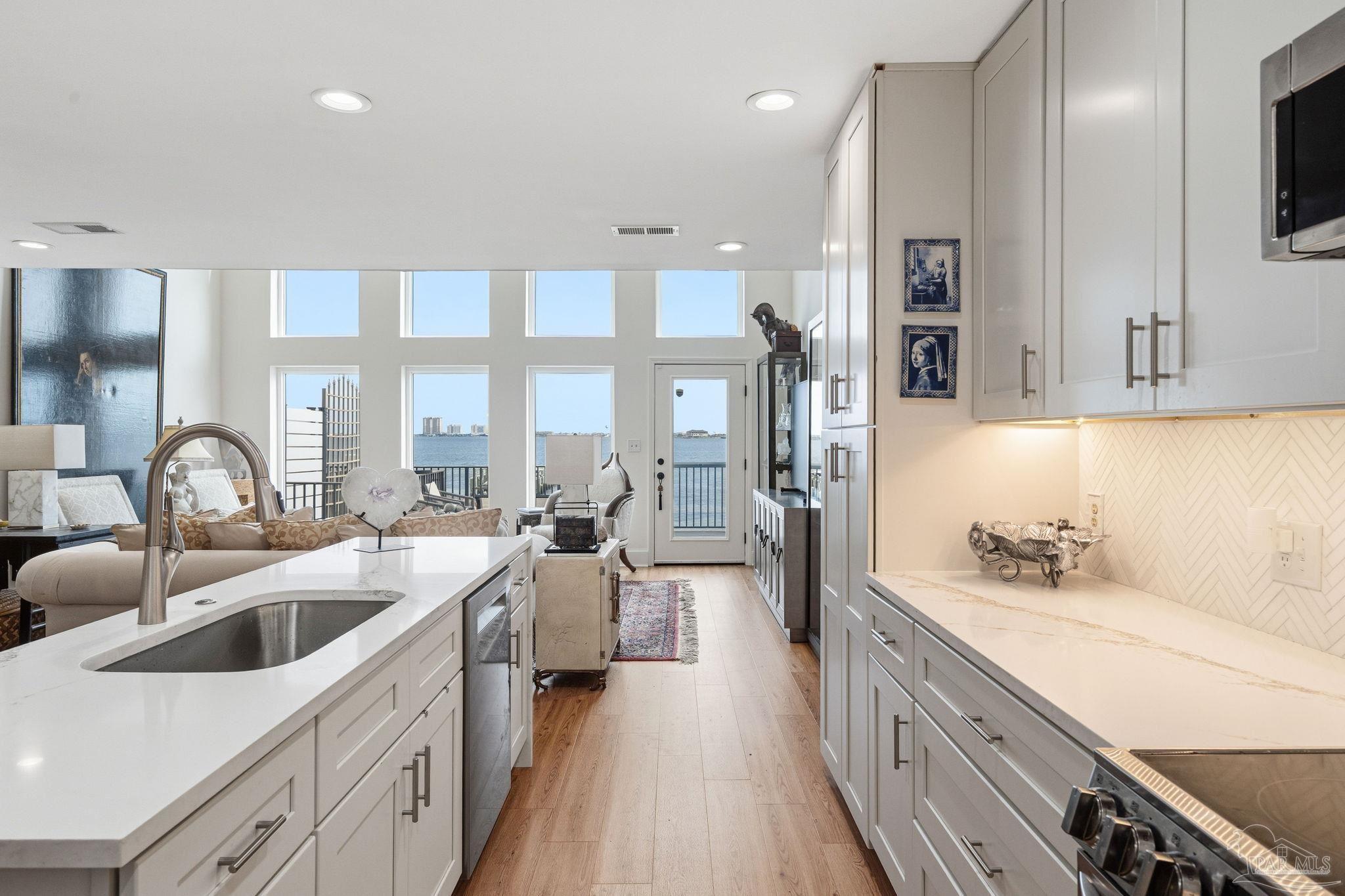 1191 Gulf Breeze Pkwy