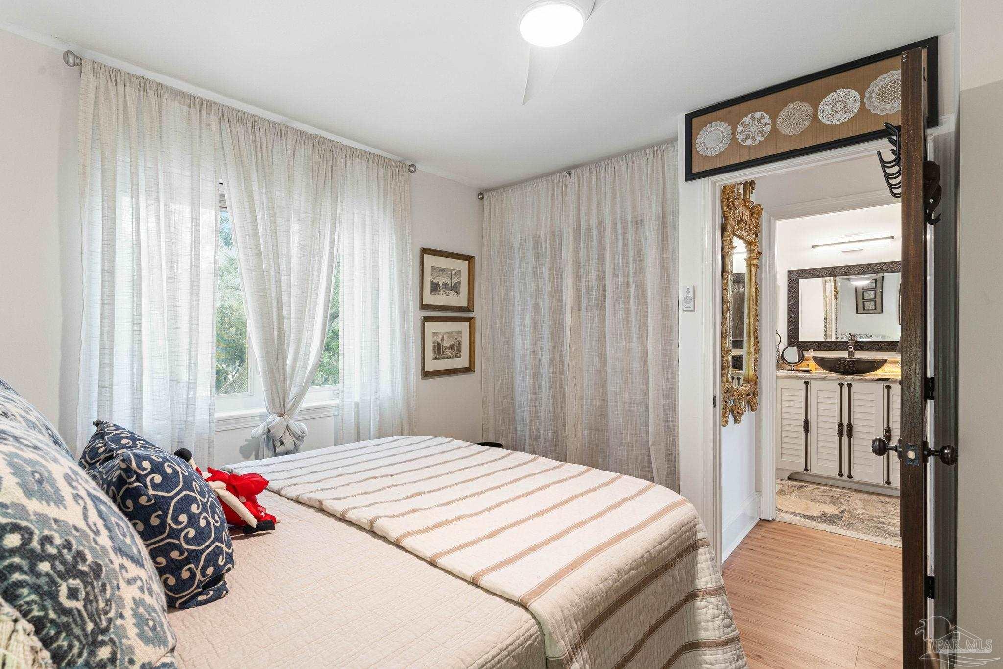 1191 Gulf Breeze Pkwy