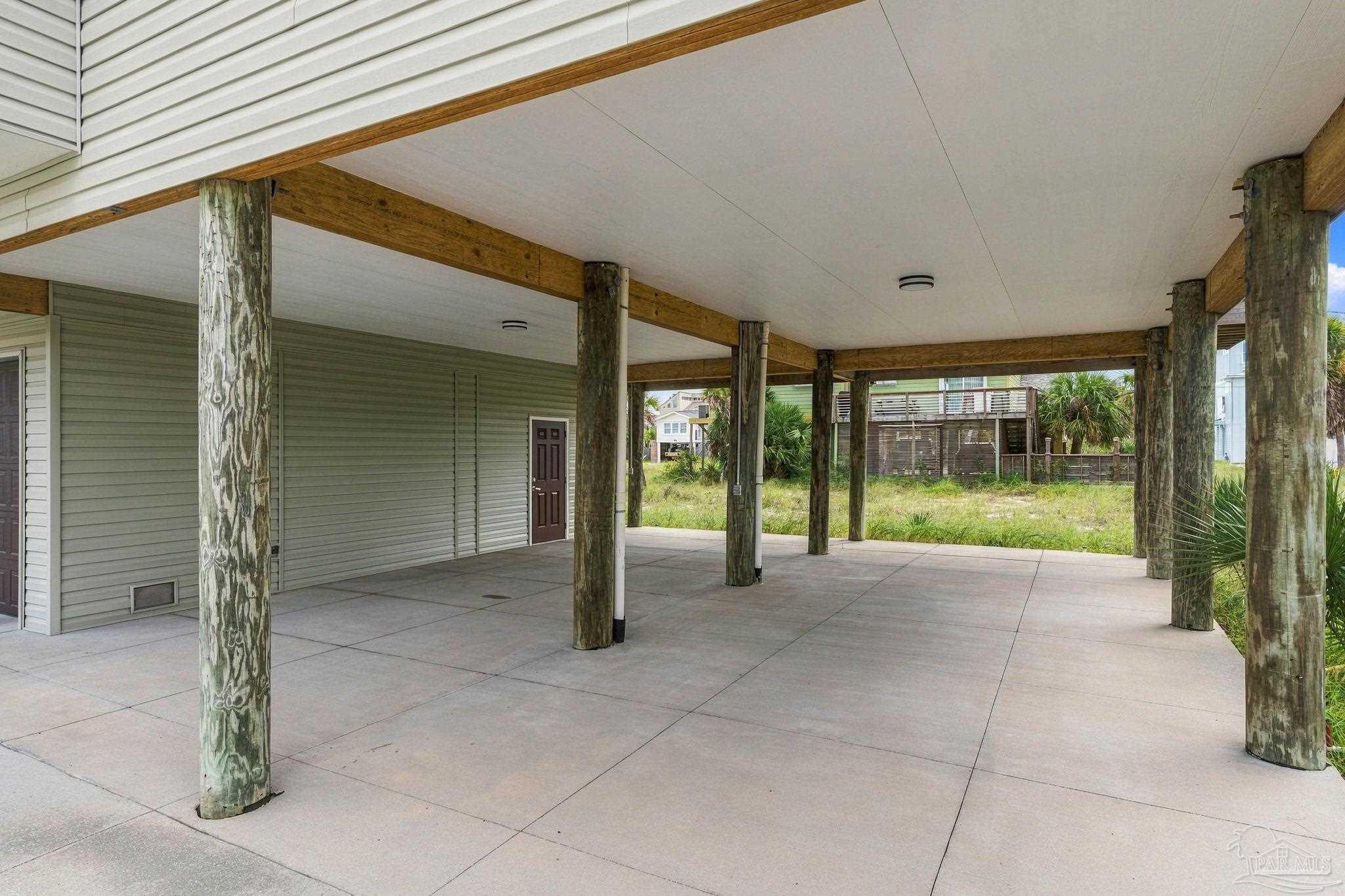 802 Via Deluna Dr