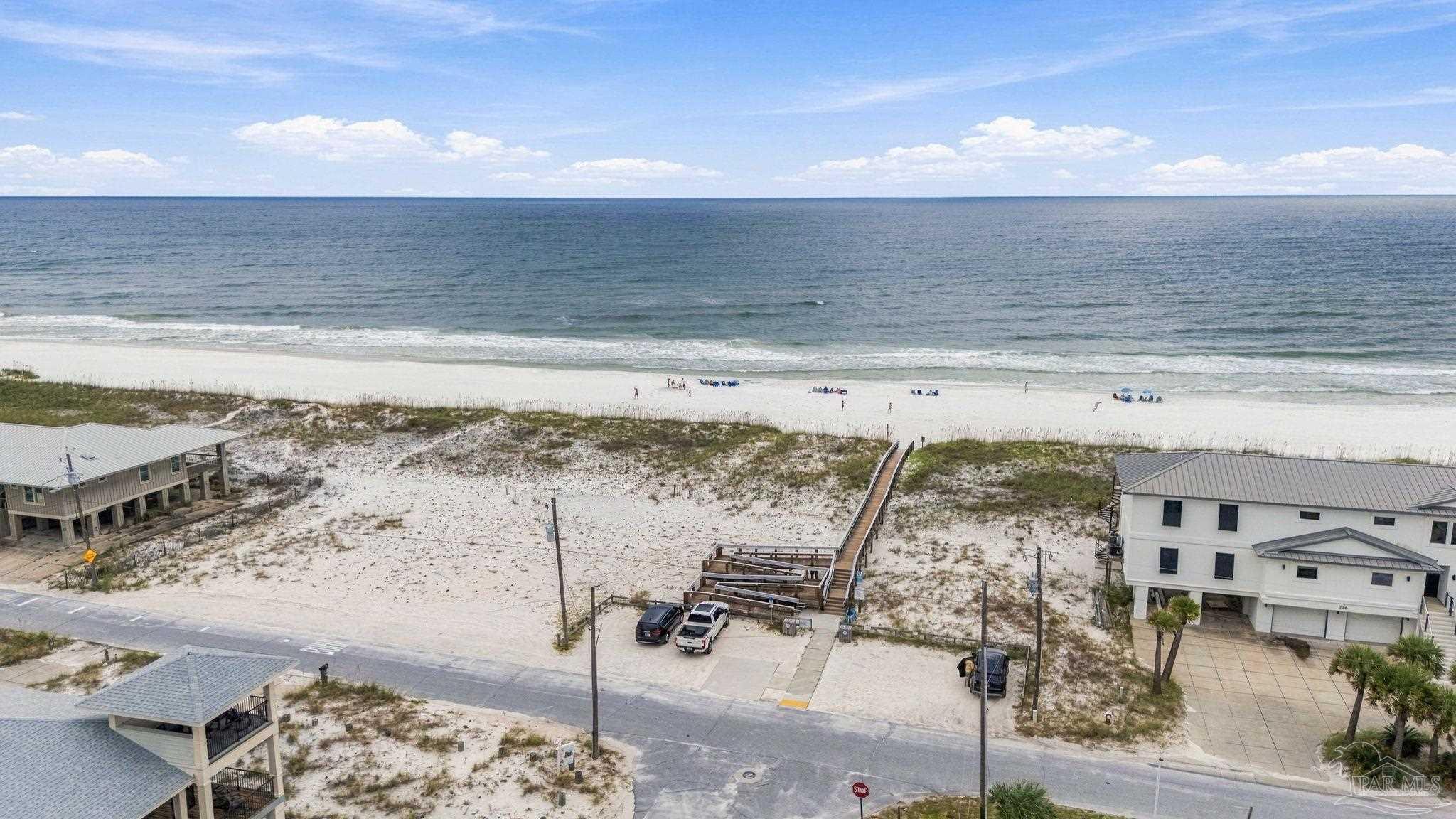 802 Via Deluna Dr