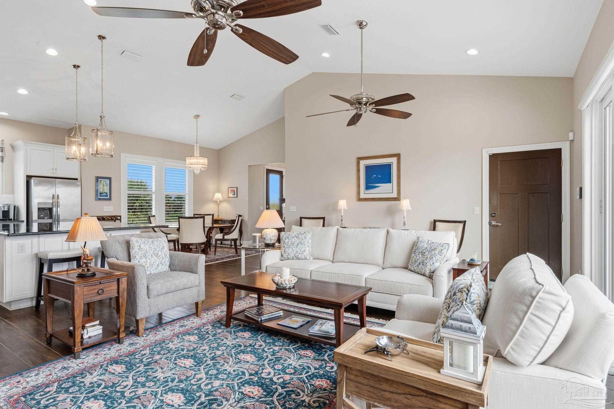 802 Via Deluna Dr