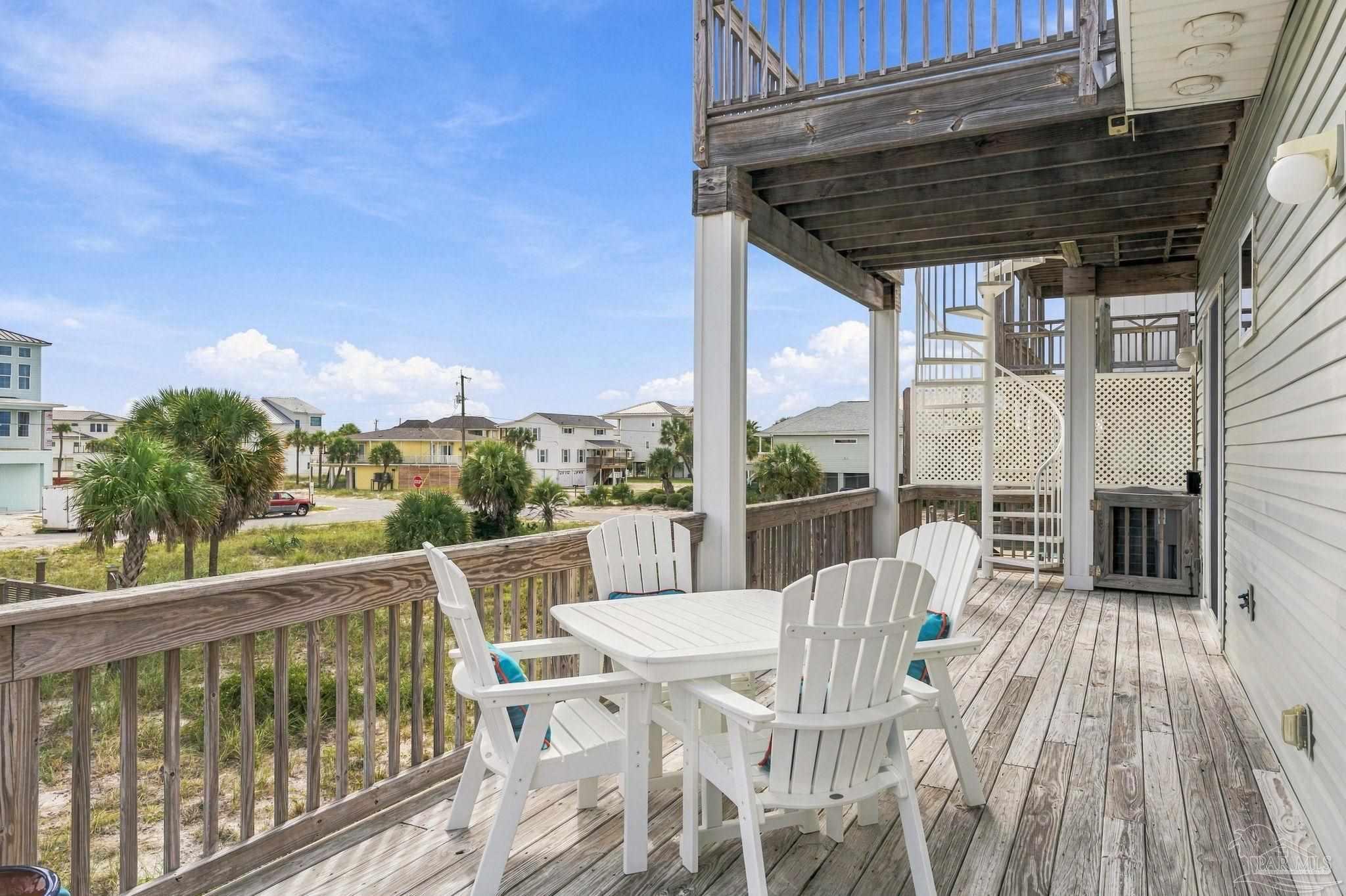 802 Via Deluna Dr