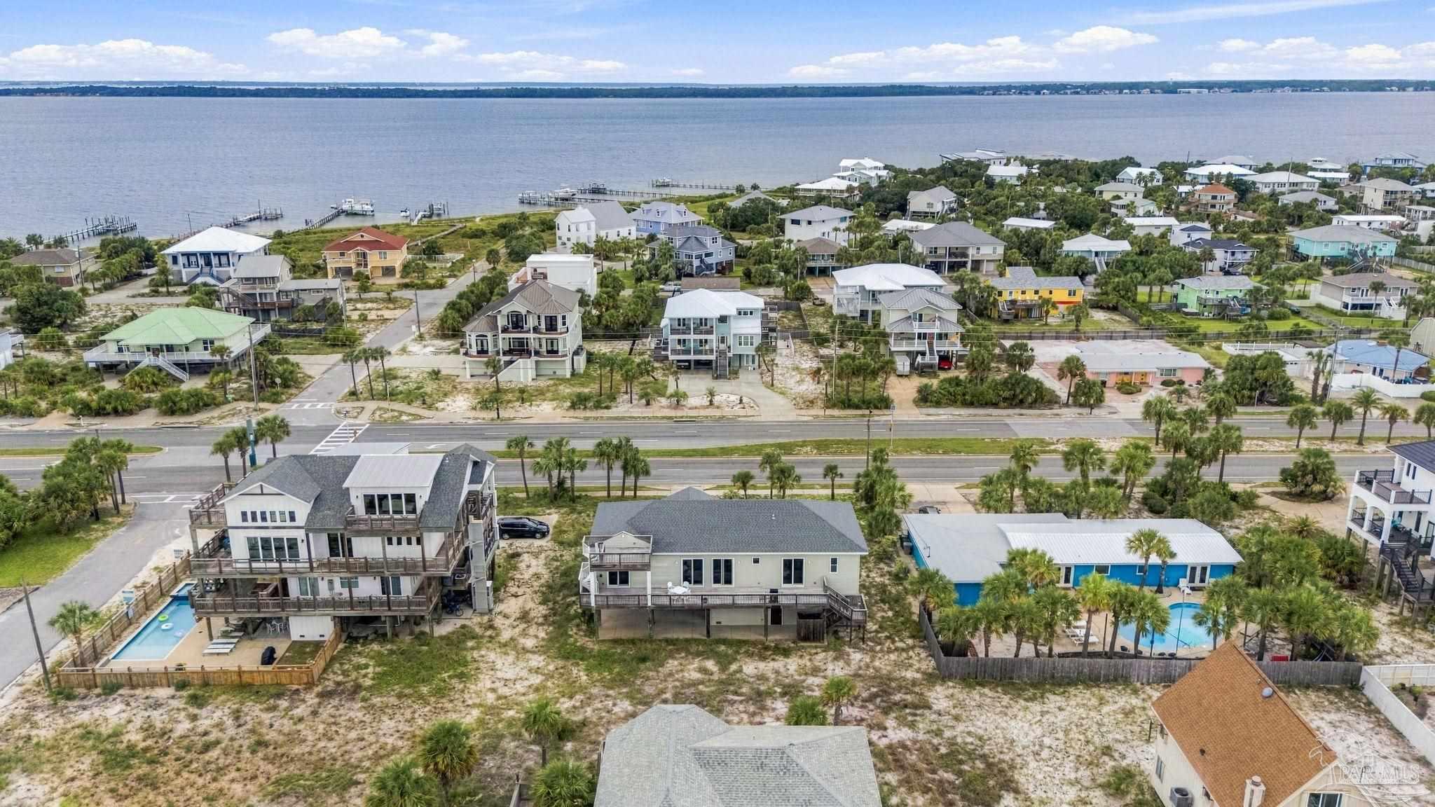 802 Via Deluna Dr