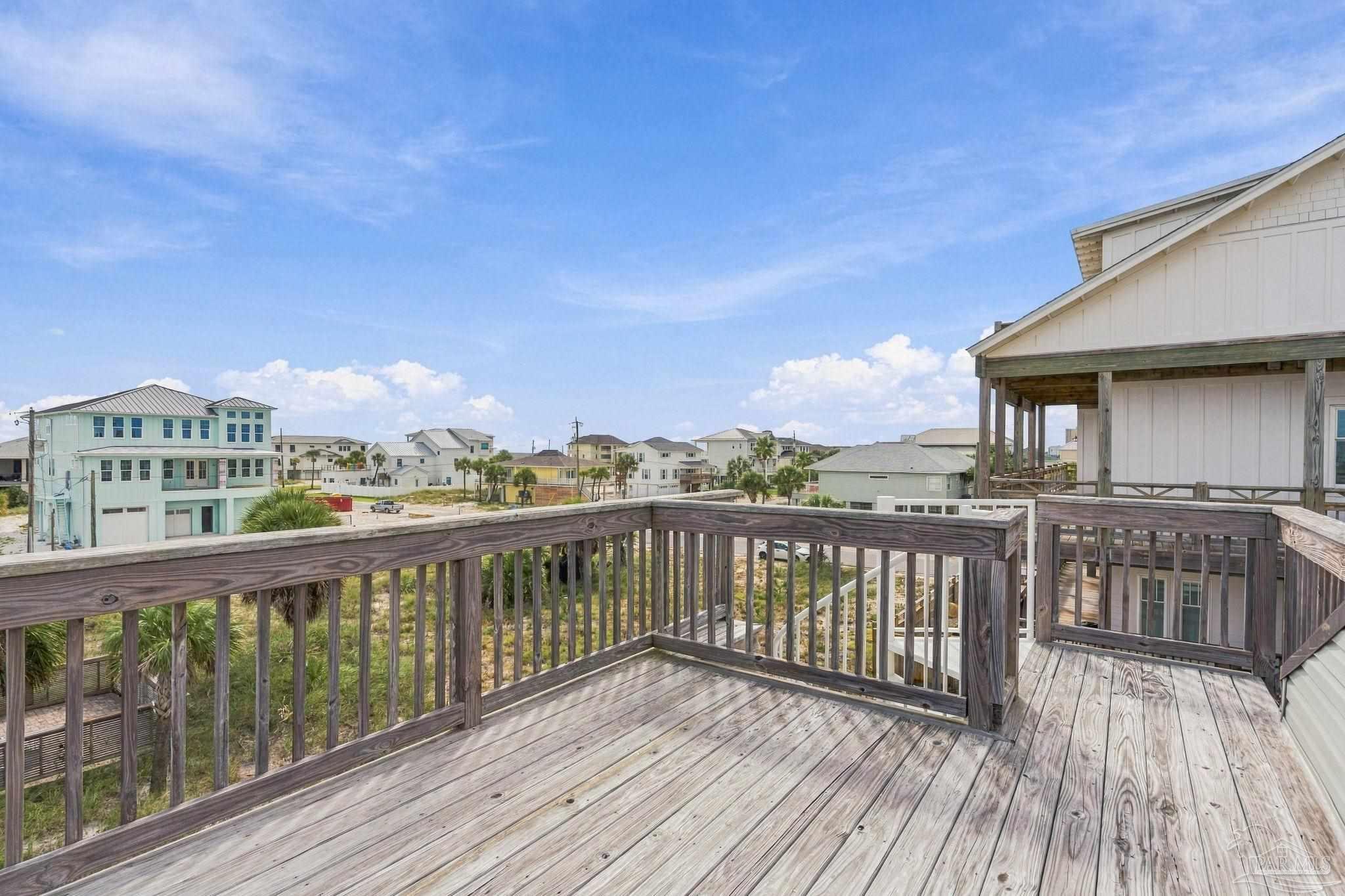 802 Via Deluna Dr