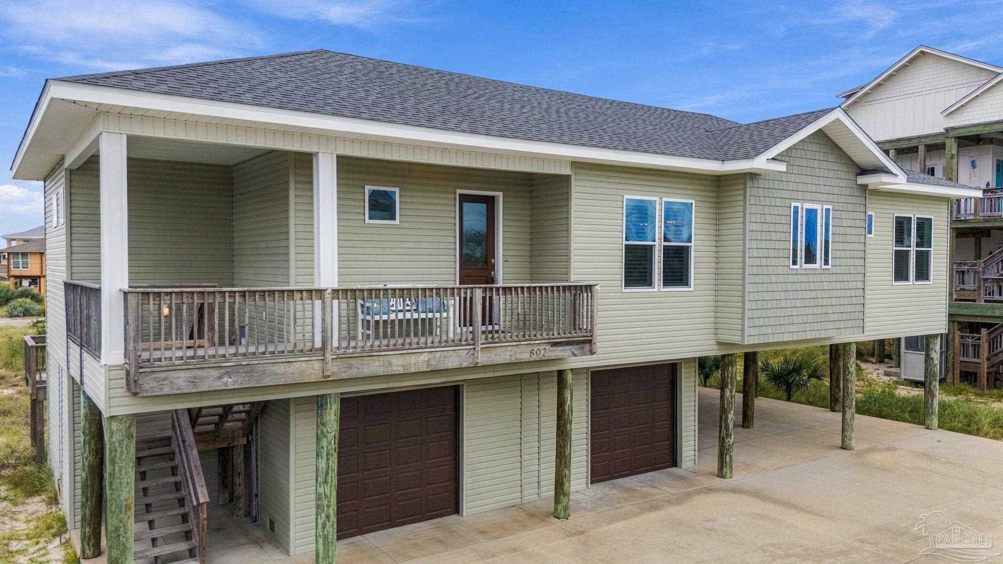 802 Via Deluna Dr