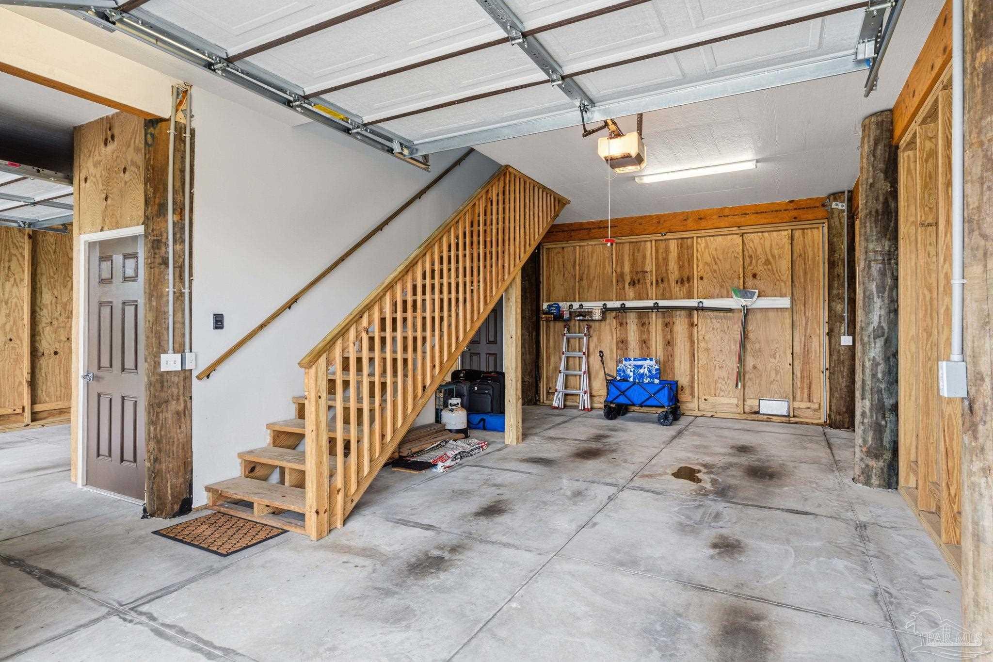 802 Via Deluna Dr