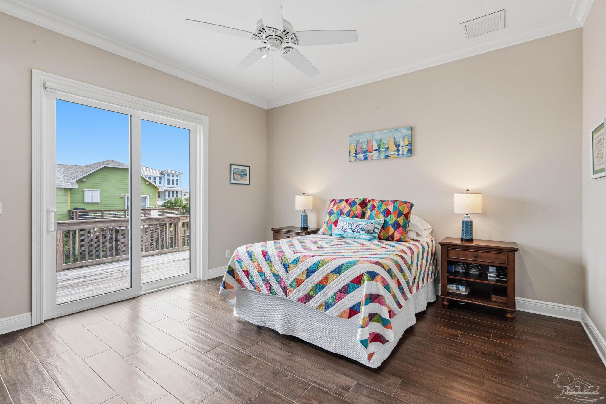 802 Via Deluna Dr