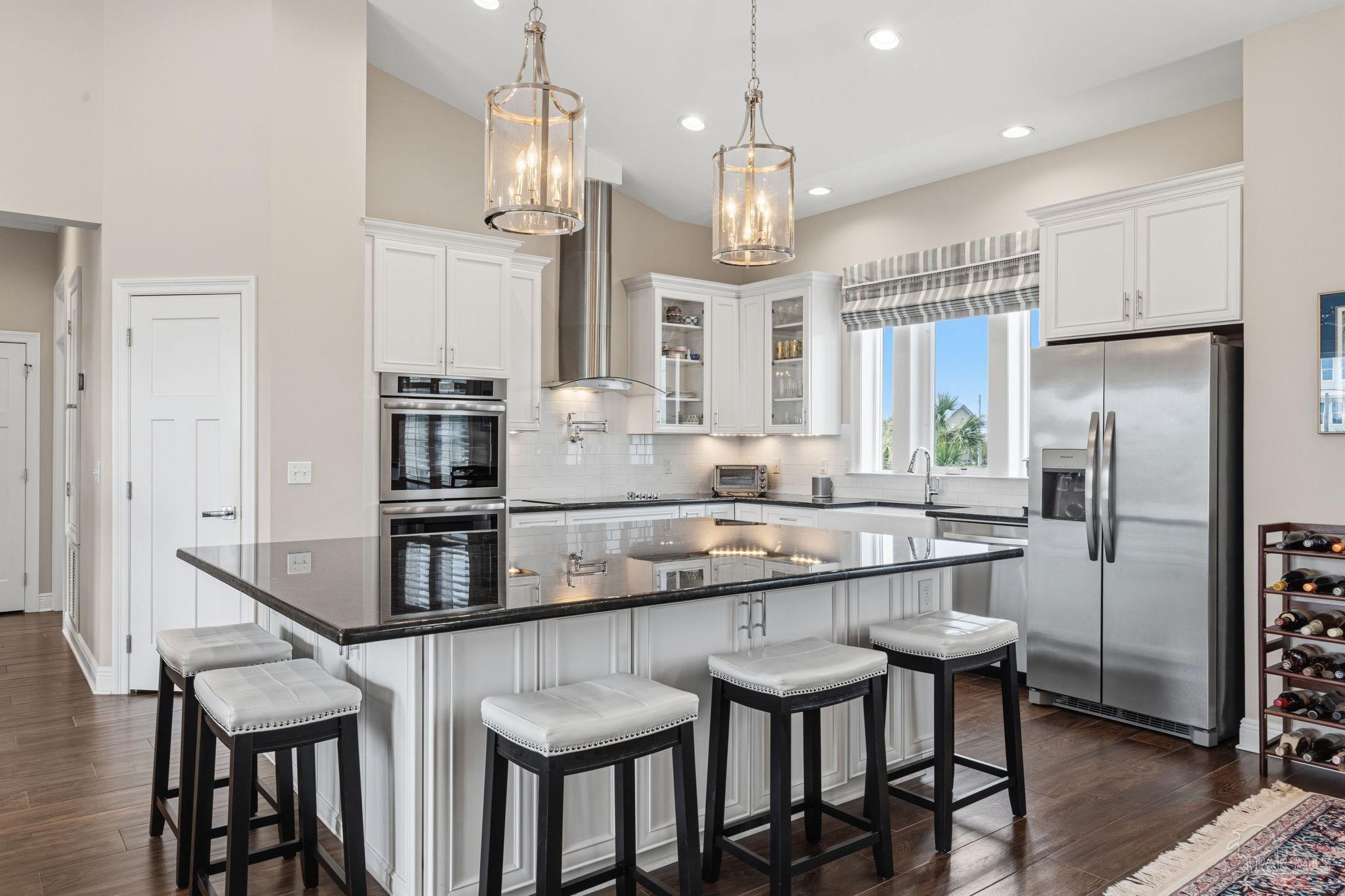 802 Via Deluna Dr