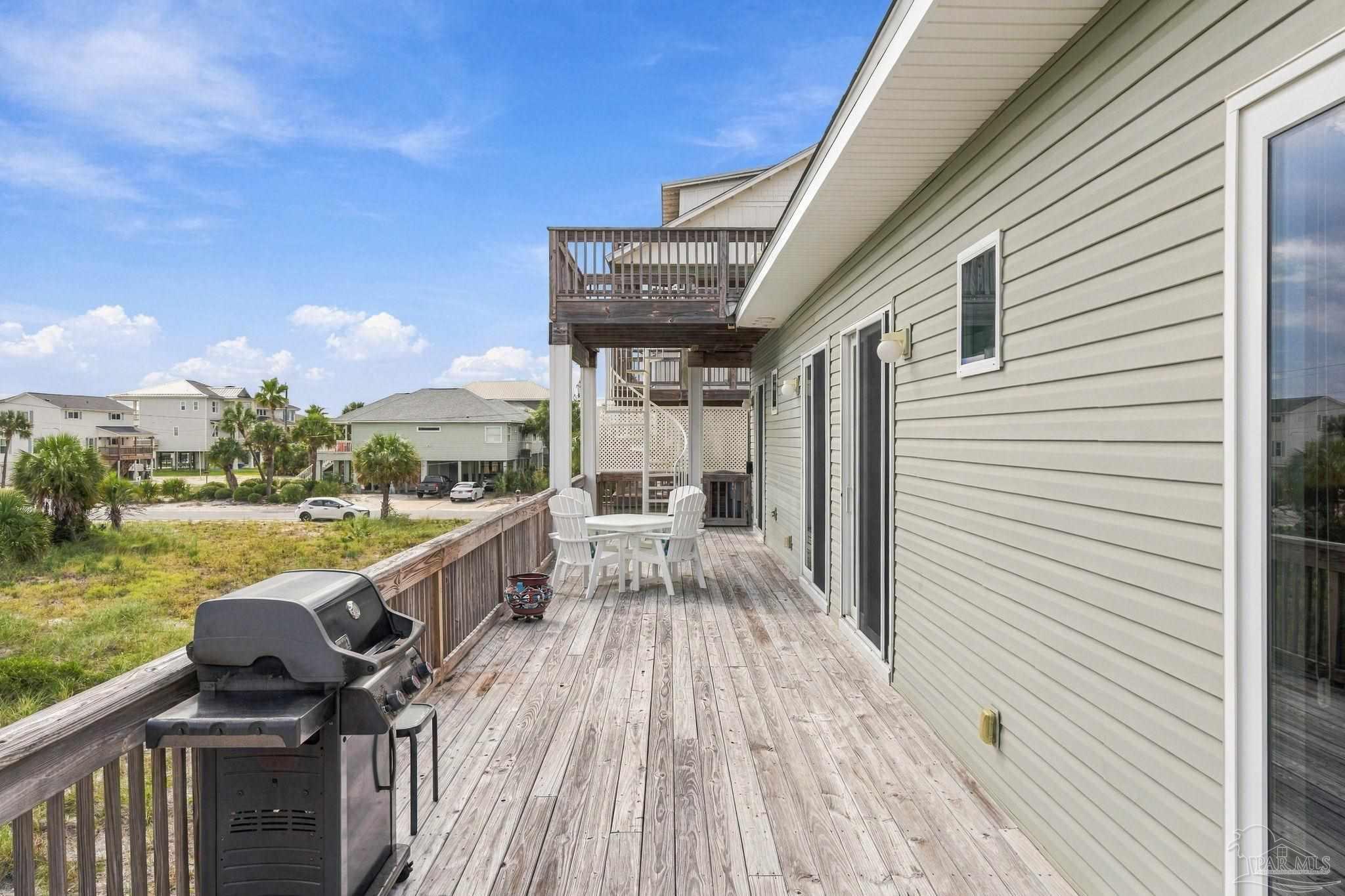 802 Via Deluna Dr