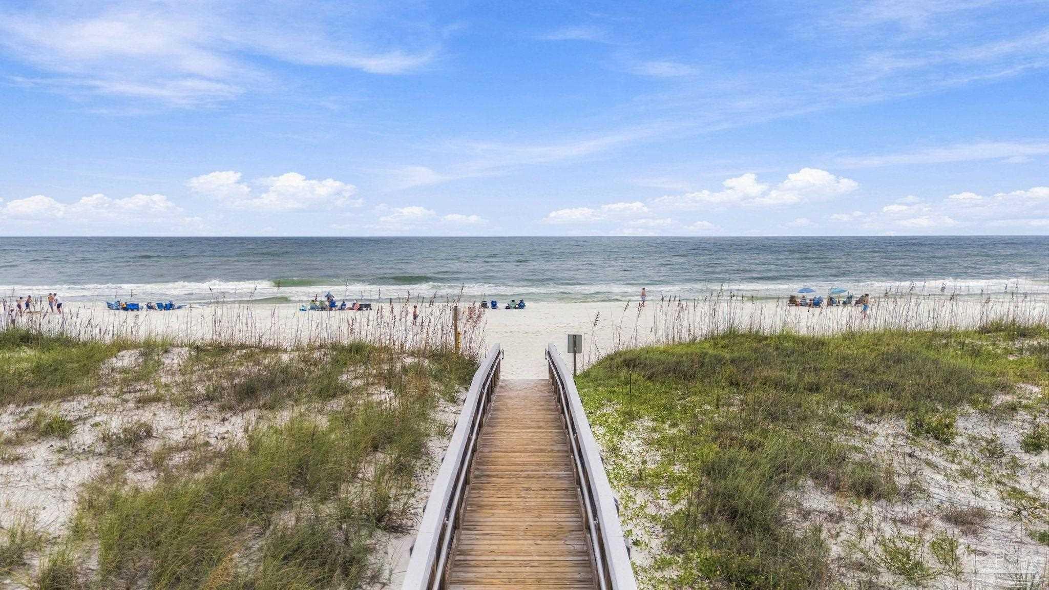 802 Via Deluna Dr
