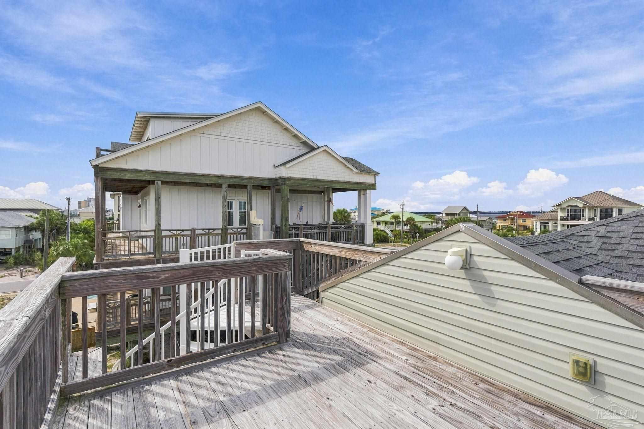 802 Via Deluna Dr