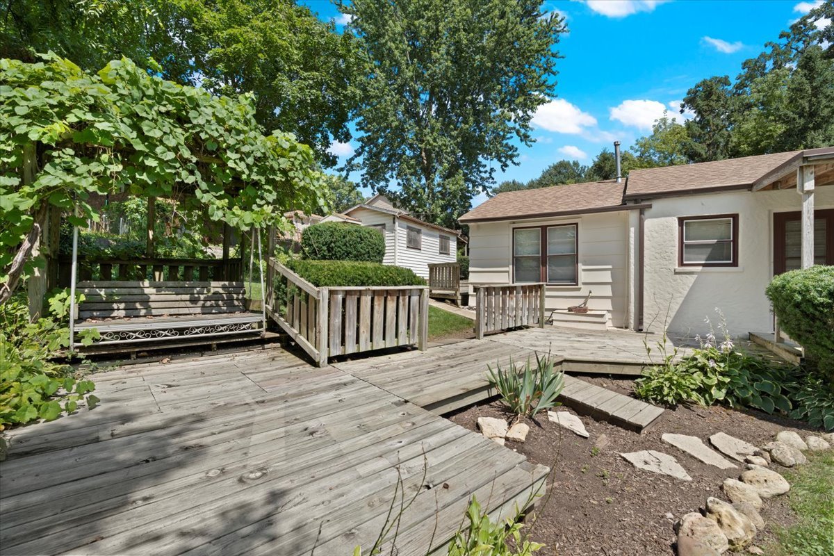 26222 W Van Buren Street