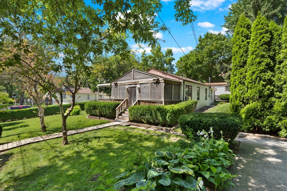 26222 W Van Buren Street