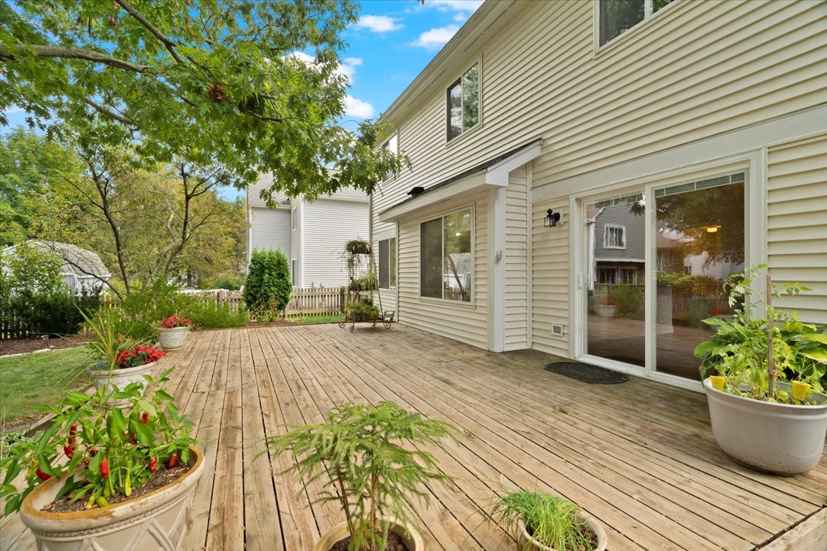 1387 London Court