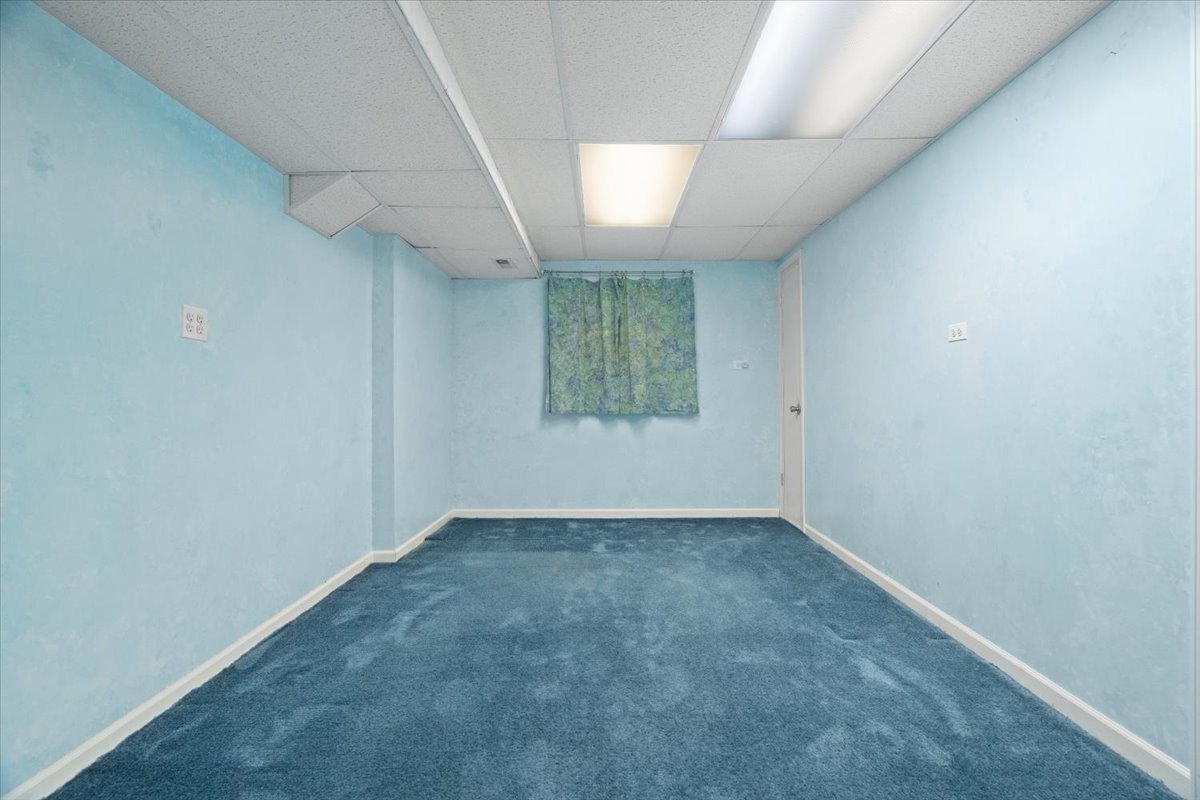 1387 London Court