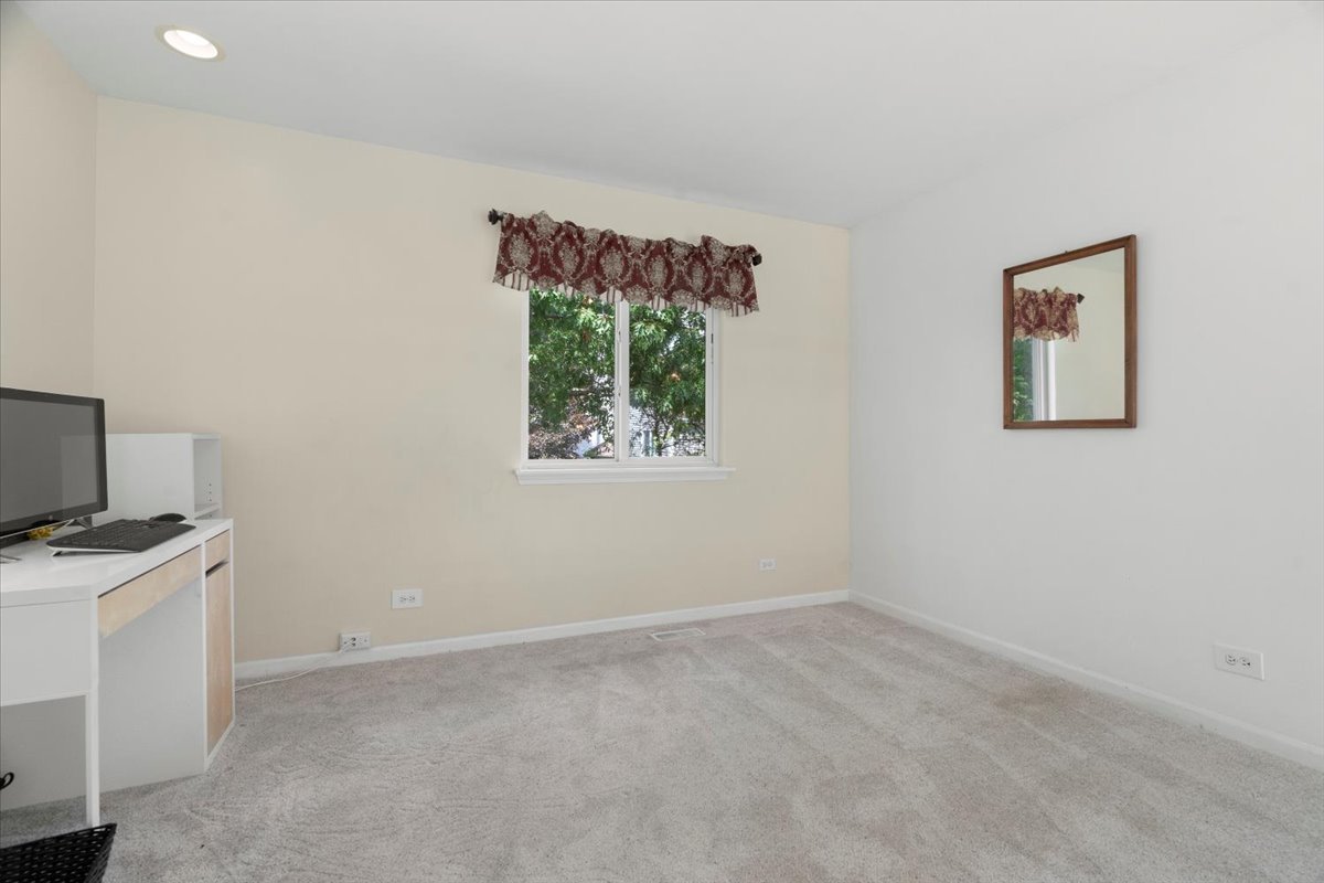 1387 London Court