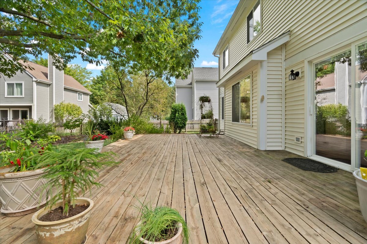 1387 London Court