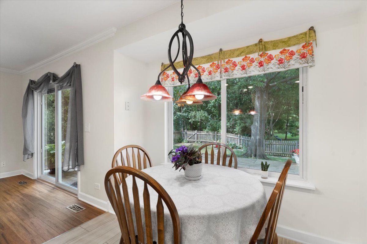 1387 London Court