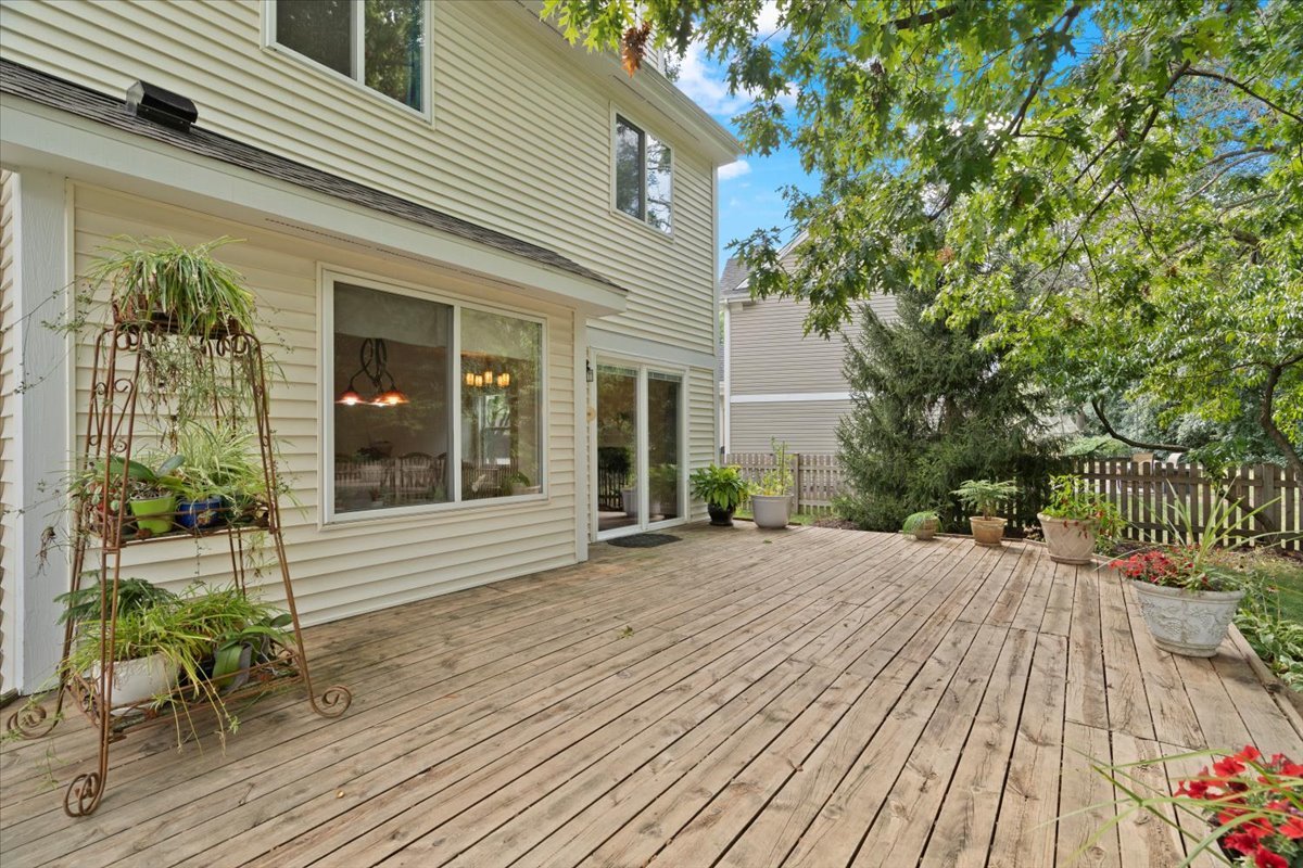 1387 London Court