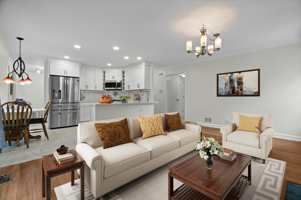 1387 London Court