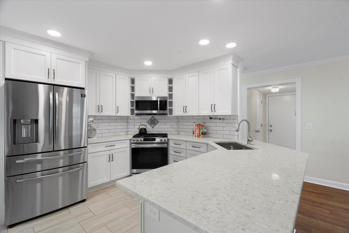 1387 London Court