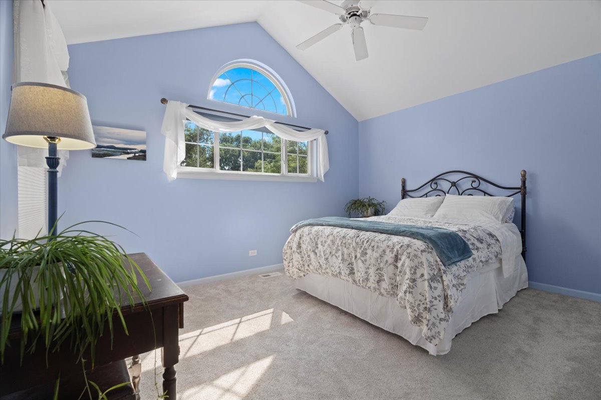 1387 London Court