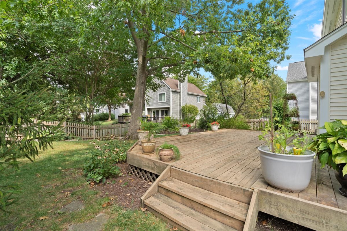 1387 London Court