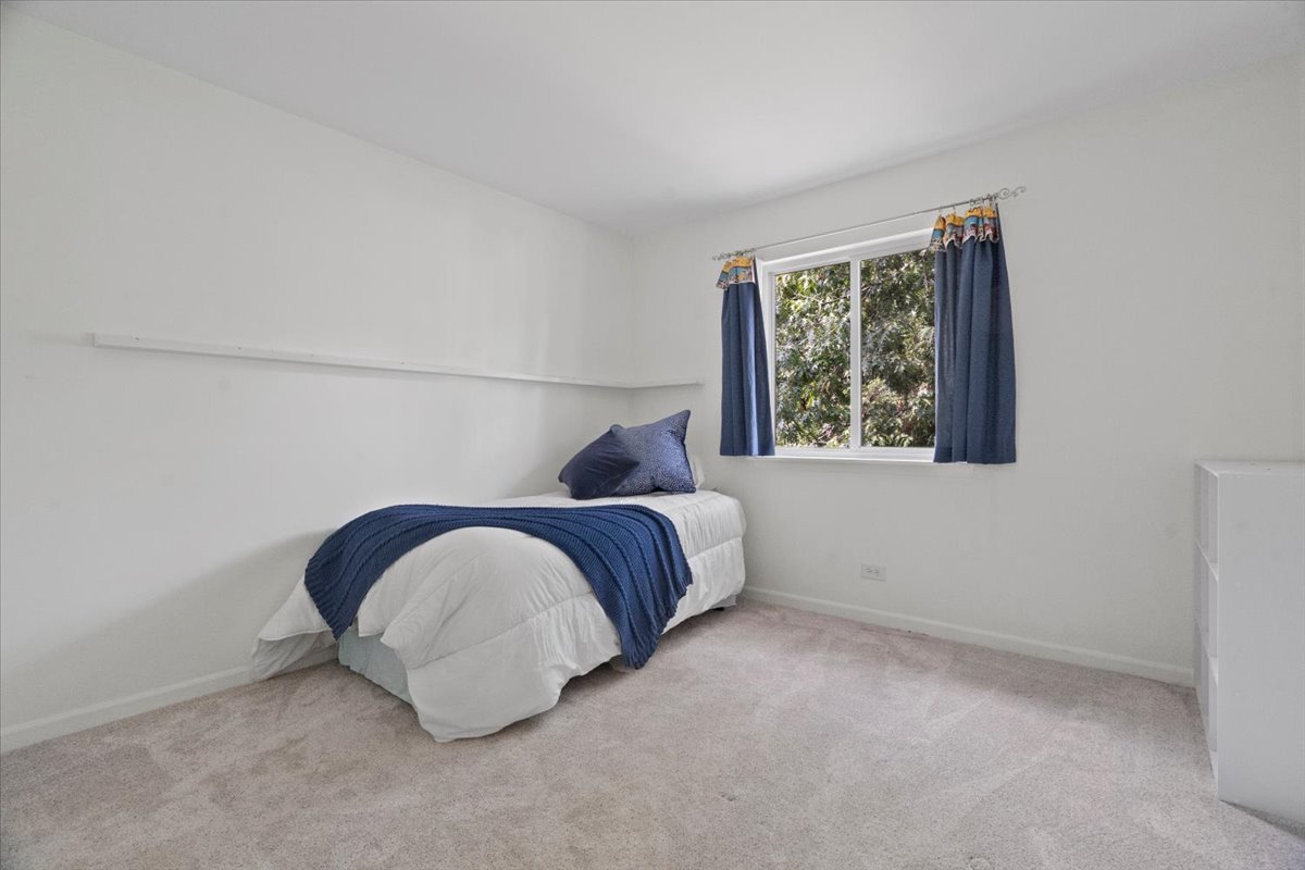 1387 London Court