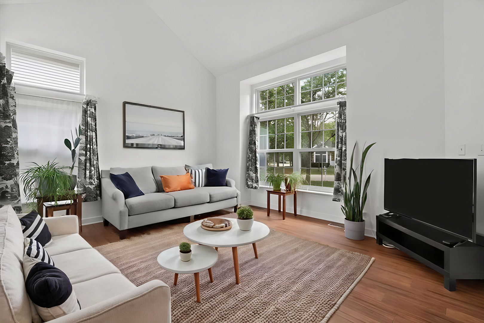 1387 London Court